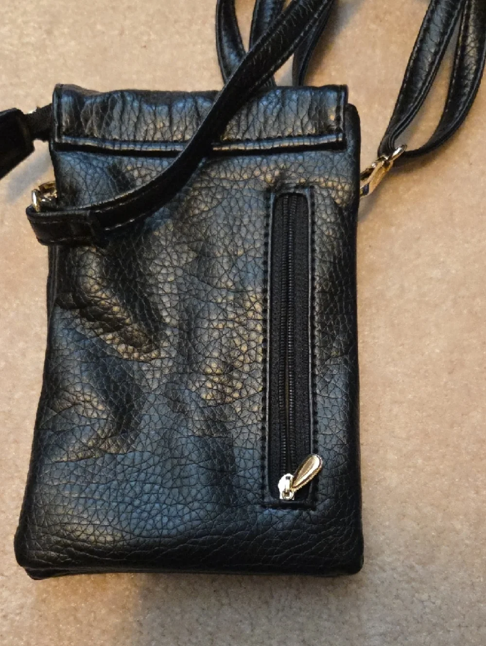 Black Crossbody Phone & Essentials Bag - Women - Picture 5 of 5